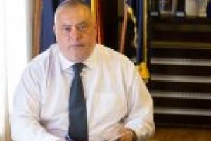 Contractul pentru cele 16 autobuze electrice, semnat de primarul Craiovei