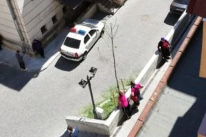 SCANDAL GENERAT DE O PUŞTOAICĂ
