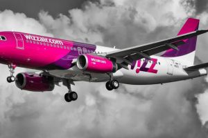 Pasagerii Wizz Air vor fi obligaţi să poarte măşti în timpul zborurilor