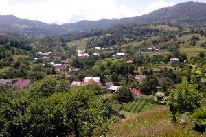 De ce au descins poliţiştii în casa unui bârgăuan care stă cu iubita lui din Spania