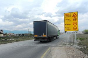 Începe asfaltarea drumului de ocolire a municipiului Miercurea Ciuc