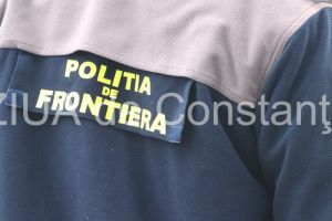 Doi politisti de frontiera au fost retinuti dupa ce au cerut bani de la persoane venite din zone rosii