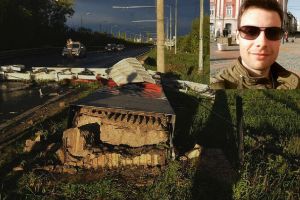 Imagini video cu momentul prabusirii portii de intrare in Timisoara, in timpul furtunii