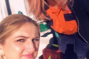 19 asistenţi medicali, un brancardier şi o infirmieră, voluntari ai Institutului Bucovina, ...