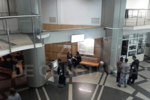 Fara haine sexiste in instanta: Outifit-uri interzise in sala de judecata. Ținute inacceptabile ce duc la amenzi