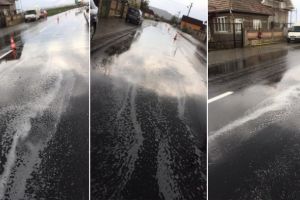 FOTO, VIDEO ȘTIREA TA: Străzi cu asfalt nou la Coşlariu, dar inundate. Mostre de investiţii de mântuială