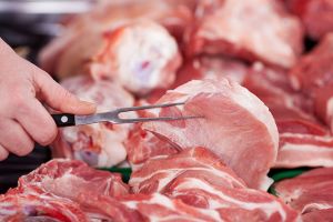 Carne în valoare de 16 milioane de euro, vândută de un abator din Botoşani