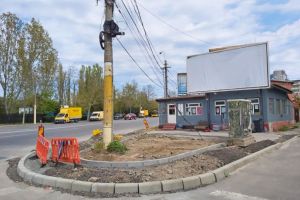 Constanta. Trotuare reabilitate pe strada Soveja, la intersectia cu strada Chiliei