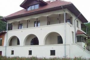 CASĂ MEMORIALĂ TRANSFORMATĂ ÎN HOTEL
