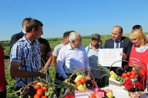 Lucian Trufin: Țara arde sub soare, iar pe timp de secetă ministrul agriculturii propune analize şi statistici