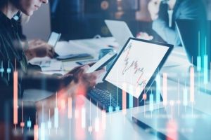 Acuzaţii EXPLOZIVE: Prietenii lui Florin Cîţu, abonaţi la IMM Invest