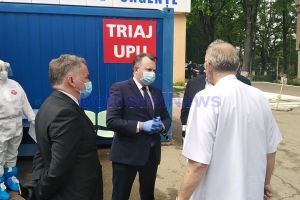 FOTO! Ministrul Sănătăţii, Nelu Tătaru, a ajuns la Botoşani. Oficialul s-a oprit la Spitalul Judeţean