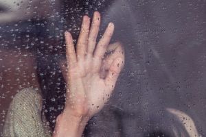 VIDEO: Prima linie de urgenţă pentru adolescenţi în dificultate – Tinerii din Sibiu pot suna pentru ajutor şi consiliere