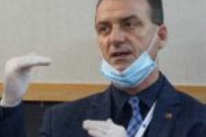 „Oricărui medic care vine ca manager i se înjumătăţeşte salariul”. Care sunt intenţiile ascunse în spatele numirii medicului Călin Grozăvescu în funcţia de conducere?