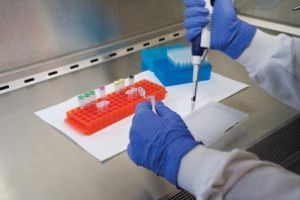 Orban: Problema testelor – soluţionată; UNIFARM are contract de kituri pentru 2.000.000 de cetăţeni