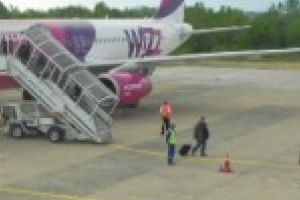 WIZZ AIR PRELUNGEȘTE PERIOADA DE SUSPENDARE A RUTELOR DIN ROMÂNIA DIN CAUZA NOILOR RESTRICȚII IMPUSE DE AUTORITĂȚI