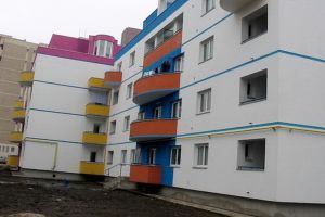 Alunecari de teren in zona blocurilor ANL de pe strada Brizei din Constanta. Municipalitatea anunta lucrari de interventie in zona