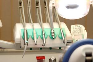 Dureri de dinţi? Lista cabinetelor stomatologice din Timiş unde se fac intervenţii de urgenţă