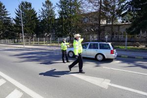 Poliţiştii suceveni continuă să dea multe amenzi în baza ordonanţelor militare şi ...
