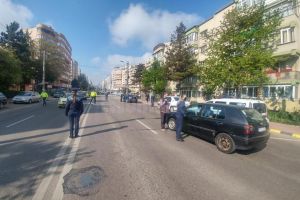 Poliţiştii au început 1 mai cu filtre în trafic şi îl continuă cu controale în zonele ...