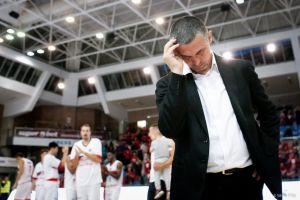 Auto-izolat acasă, la Râmnicu Vâlcea, antrenorul baschetbaliştilor orădeni, Cristian Achim, crede că actualul sezon va fi anulat