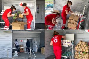 FOTO, VIDEO| Crucea Roşie Română Filiala Alba continuă să distribuie apă şi alimente pe autostrada A1, pentru persoanele care tranzitează judeţul