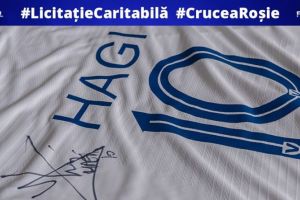 #ConstantaEsteBine: Tricouri cu semnaturile lui Gica Hagi si Virgil Ghita, scoase la licitatie, pentru a ajuta Crucea Rosie“