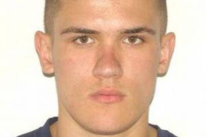 Doi tineri care au fugit imediat ce şi-au aflat condamnările se ascund de o lună de zile