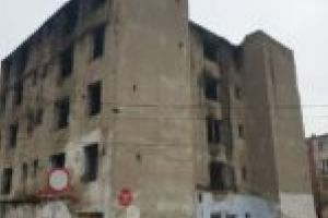 Blocul 34 din Moldova Nouă, tot mai aproape de demolare. Primarul Torma are planuri măreţe în locul lui
