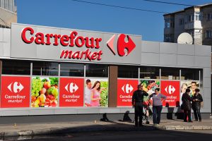 FOTO Carrefour îşi restrânge activitatea la Botoşani. A închis deja două dintre magazinele din municipiu