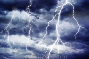Astăzi vremea e caldă, dar de mâine sunt posibile ploi cu descărcări electrice