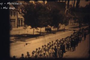 FOTO-VIDEO| Cea mai VECHE filmare cu Sebeşul publicată vreodată: Defilarea de 1 Mai din 1940, prezentată de un cetăţean de onoare al oraşului