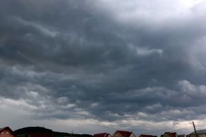 Cod galben, apoi avertizare de ploi şi vijelii în Bistriţa-Năsăud