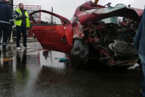 ULTIMĂ ORĂ: Accident mortal pe drumul european, în Buzău | Un vrâncean rănit grav în urma unui impact frontal între două maşini