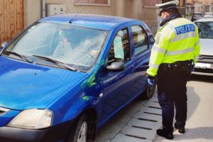 La plimbare deşi trebuia să fie în izolare: Bărbat din Sânpaul, judeţul Cluj, prins de poliţişti în trafic în Alba Iulia, deşi ar fi trebuit să se afle la domiciliul său