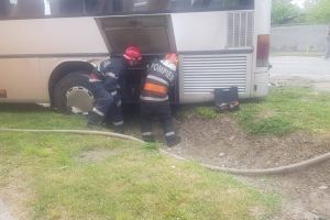 Autocar cu 20 de persoane, implicat într-un accident