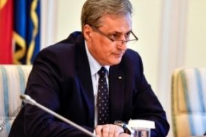 Marcel Vela pune iar TUNURILE pe Poliţia Locală: câştigă 8.000 de lei pe lună să păzească un parc