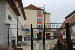 Ce reguli a stabilit o şcoală din Bistriţa pentru buna desfăşurare a cursurilor online