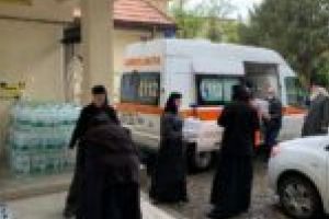 Mitropolia Banatului a împărţit trei tone de apă îmbuteliată spitalelor din Timişoara