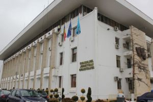 Un fost sef al Radionav incaseaza peste jumatate de milion de lei pentru servicii de curatenie in sediile Consiliului Judetean Constanta (documente)