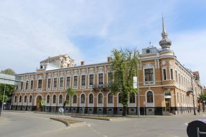 De ce nu sunt demolate două chioşcuri din centrul istoric, deşi statul nu încasează nimic de pe urma lor (FOTO)