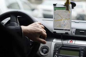 Şoferii şi pasagerii Uber vor fi obligaţi să poarte măşti
