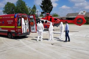 Tânărul care a băut antigel a fost transferat cu elicopterul la Iaşi