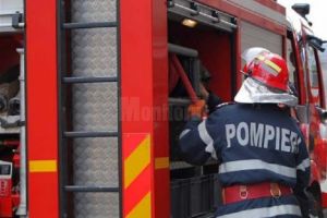 Un autoturism s-a făcut scrum în urma unui scurtcircuit
