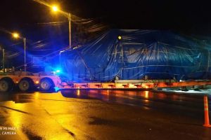 Un transport agabaritic, în miez de noapte, prin Suceava carantinată, a stârnit adepţii ...