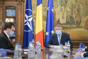 Preşedintele Iohannis anunţă că din 15 mai se vor deschide saloanele de coafură, cabinetele stomatologice şi muzeele
