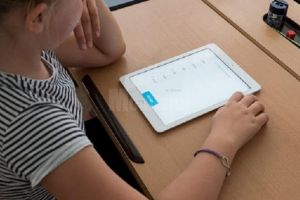 Donaţii pentru achiziţionarea de tablete pentru elevii de clasa a VIII-a, în cadrul ...