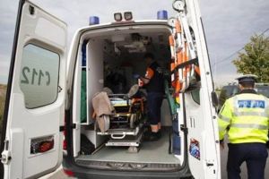 Motociclist rănit grav după ce un camionagiu i-a tăiat calea, la ieşire din Jebel spre Voiteg