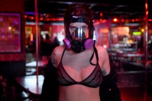 Food 2 Go-Go! Cum s-a reprofilat un club de striptease ca să supravieţuiască pandemiei