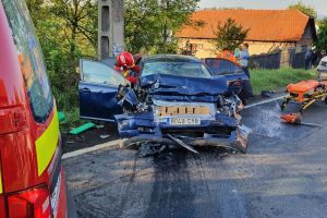 Un bărbat a murit şi alţi doi au fost răniţi în urma unui accident, în judeţul Timiş